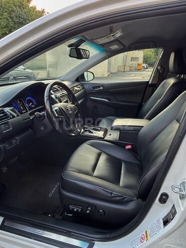 Toyota Camry-9
