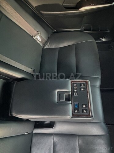 Toyota Camry-11