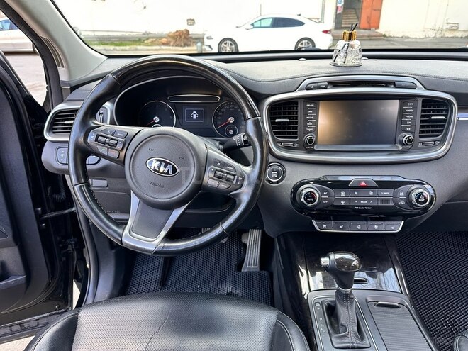 Kia Sorento-11