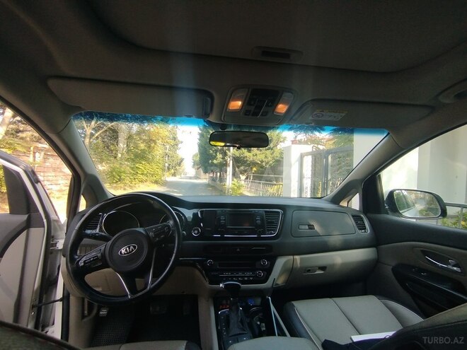 Kia Carnival-7