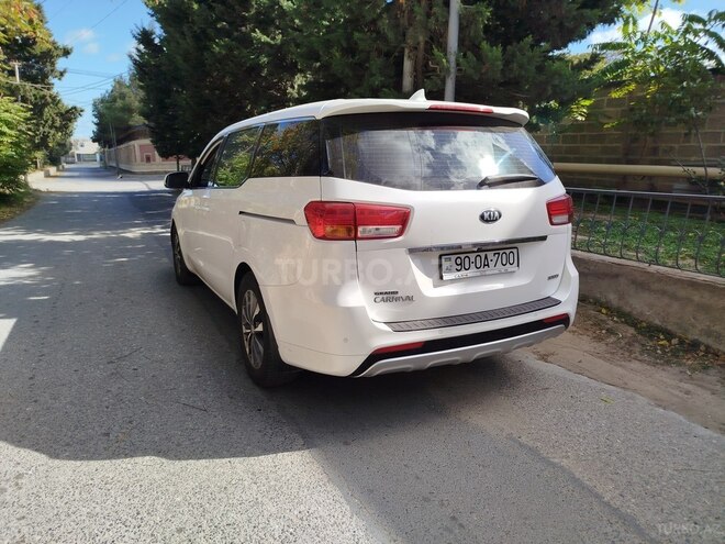 Kia Carnival-10