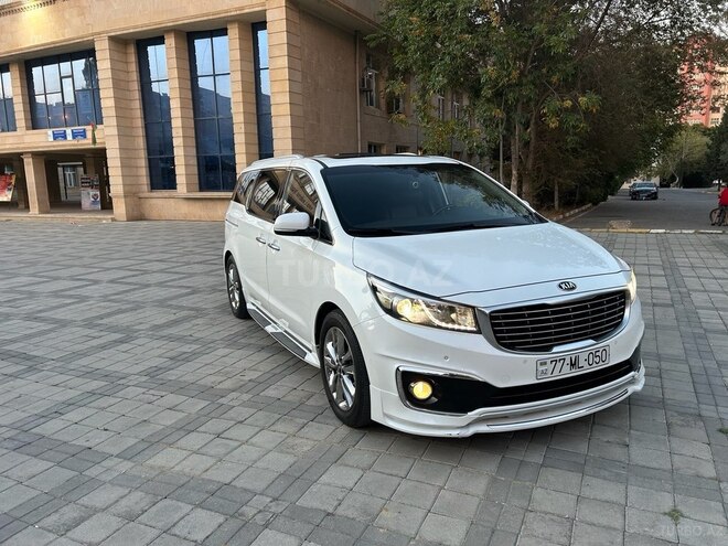 Kia Carnival-2