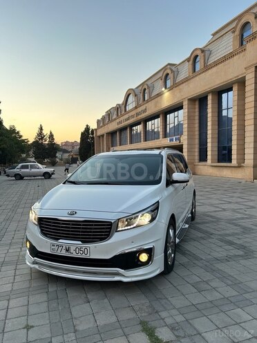 Kia Carnival-5