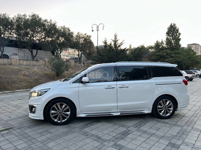 Kia Carnival-7