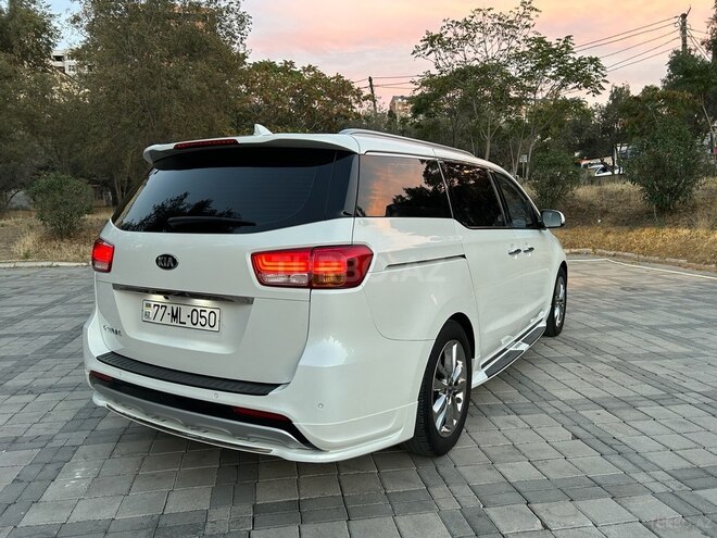 Kia Carnival-10