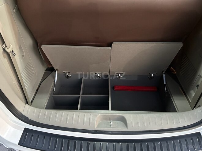 Kia Carnival-20