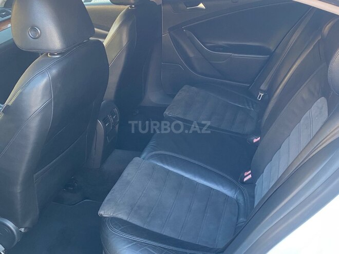Volkswagen Passat-8