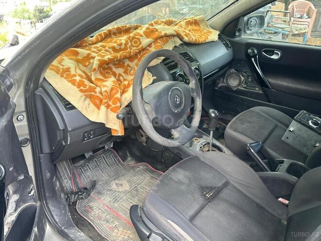 Renault Megane-2