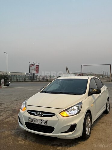 Hyundai Accent-10