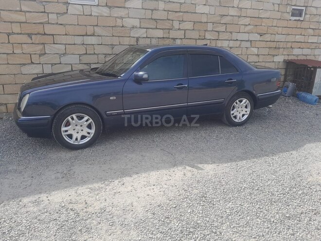 Mercedes E 240-7