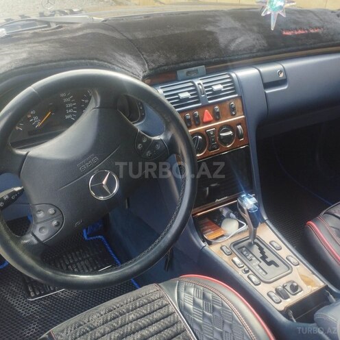 Mercedes E 240-9