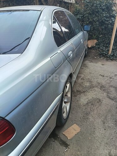 BMW 523-4