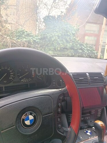 BMW 523-5