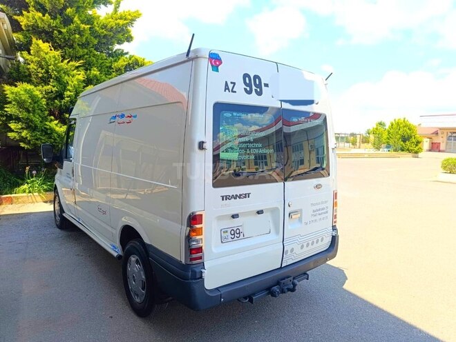 Ford Transit-9