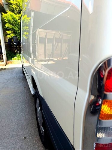 Ford Transit-11