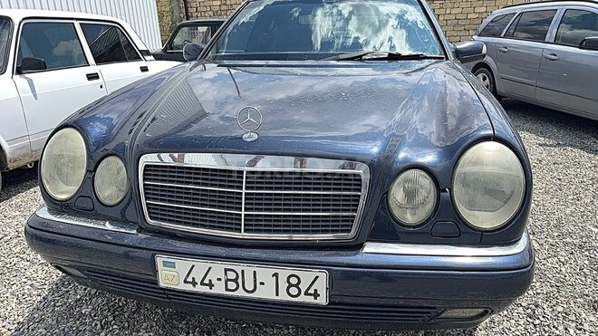 Mercedes E 240-12