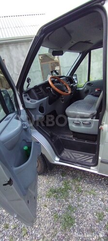 Ford Transit-6