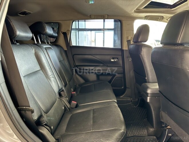 Mitsubishi Outlander-14