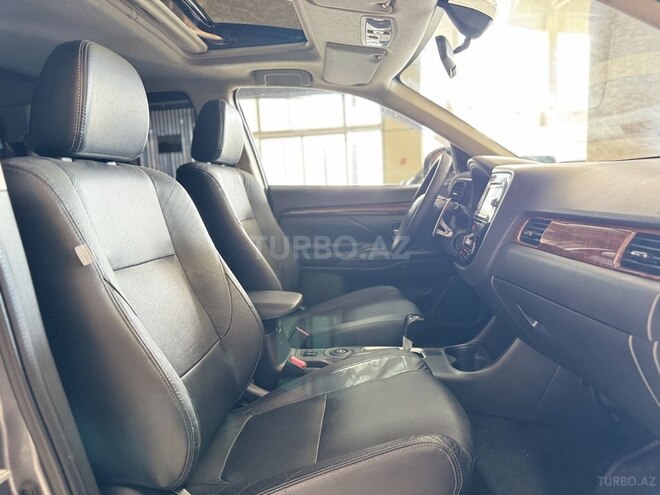 Mitsubishi Outlander-15