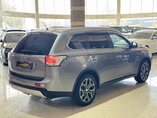 Mitsubishi Outlander-10