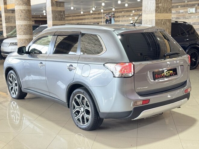 Mitsubishi Outlander-9