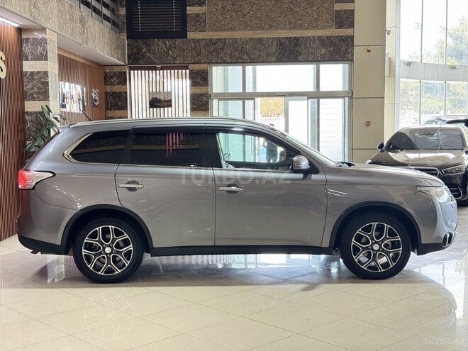 Mitsubishi Outlander-7