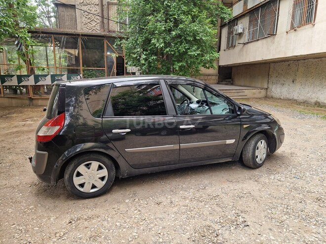 Renault Scenic-12