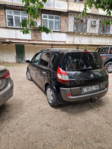 Renault Scenic-13