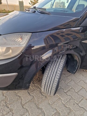 Renault Scenic-15