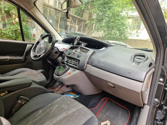 Renault Scenic-16