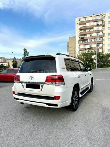 Toyota Land Cruiser-3