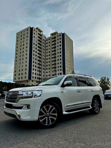 Toyota Land Cruiser-7