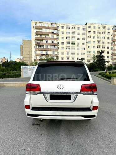 Toyota Land Cruiser-4