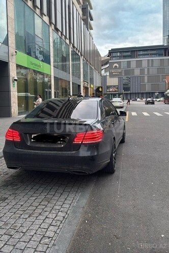 Mercedes E 220-3