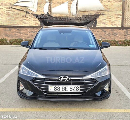 Hyundai Elantra-1