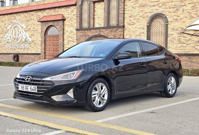 Hyundai Elantra-4