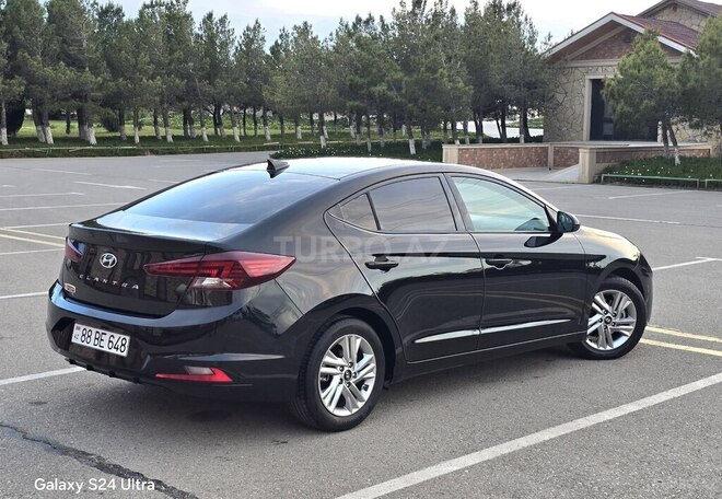 Hyundai Elantra-7
