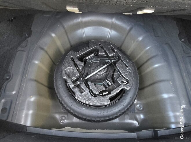 Hyundai Elantra-16