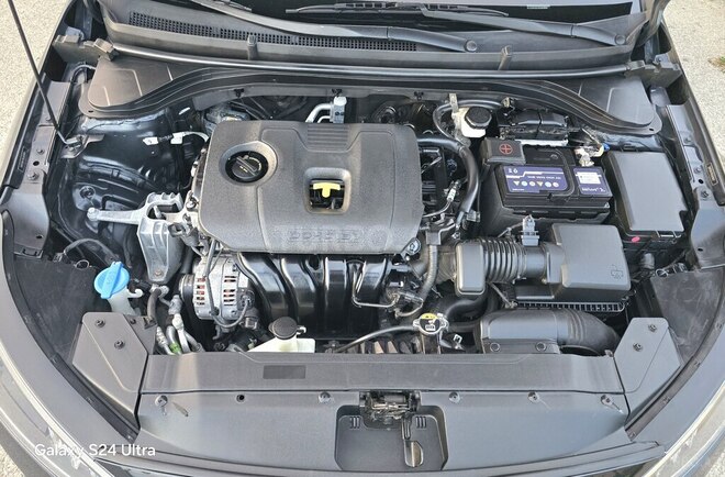 Hyundai Elantra-19
