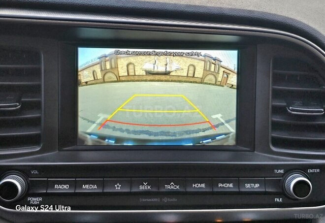 Hyundai Elantra-17