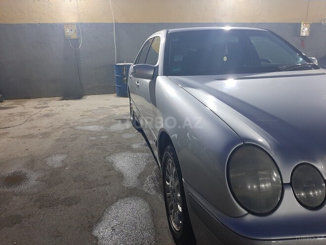 Mercedes E 220-6