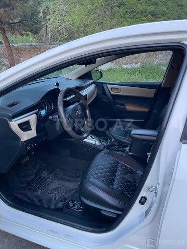 Toyota Corolla-6