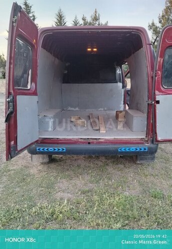 Ford Transit-10