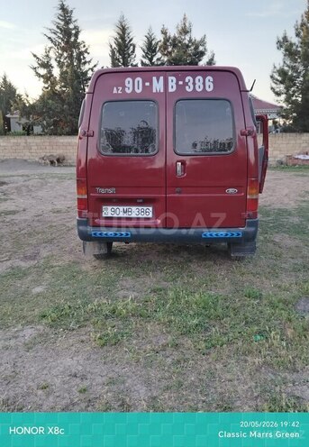 Ford Transit-11