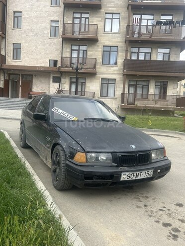 BMW 318-1