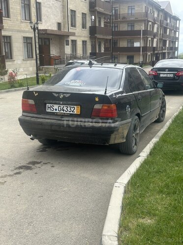BMW 318-3
