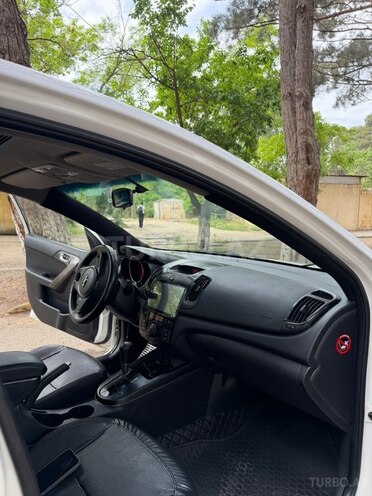 Kia Cerato-12