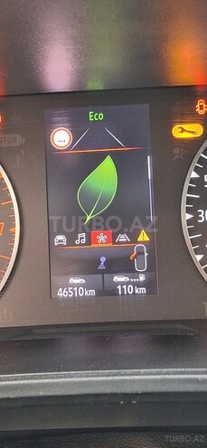 Renault Clio-11