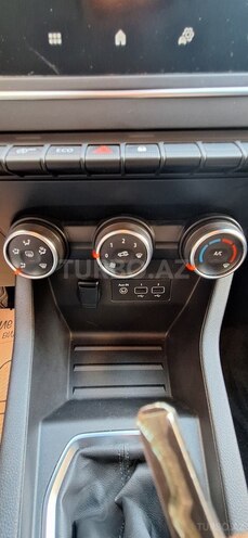 Renault Clio-16