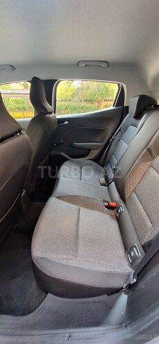 Renault Clio-14